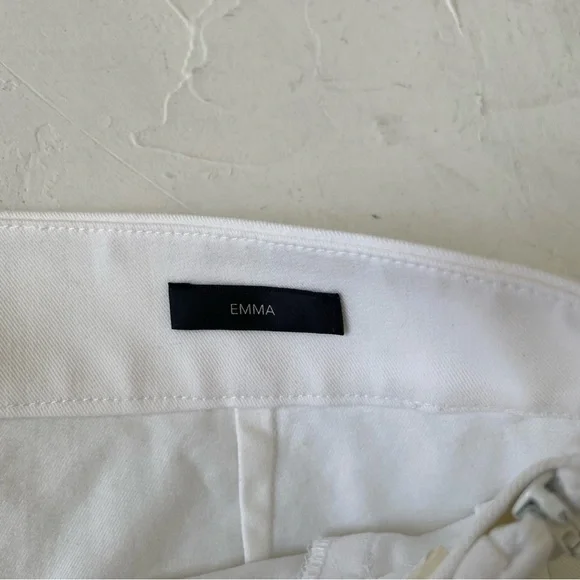 ST JOHN Emma White Capri with Navy Stripes On Hem Size 16  display picture 1